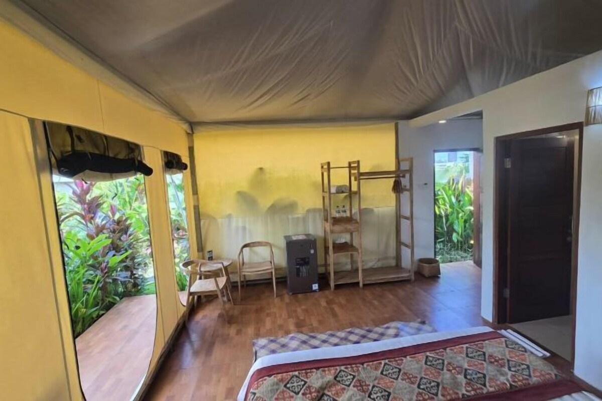 Rollaway beds (surcharge), WiFi (free), bed sheets