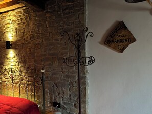 1 室のベッドルーム、WiFi