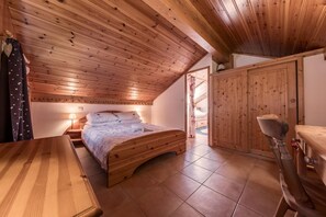 2 chambres, fer et planche à repasser, draps fournis