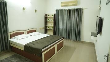 Deluxe Villa | 3 bedrooms, free WiFi