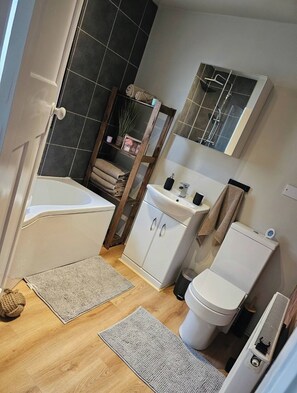 Ferienhaus, 3 Schlafzimmer, barrierefrei | Badezimmer