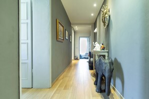 Interior - Canalchiaro Suite, Modena Center, 6 guests, Cathedral view (Modena)