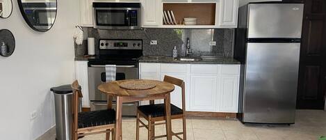 微波炉、烤箱、炉灶