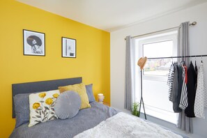 Deluxe House, 3 Bedrooms, Kitchen, City View | Laptop workspace, blackout drapes, iron/ironing board, free WiFi
