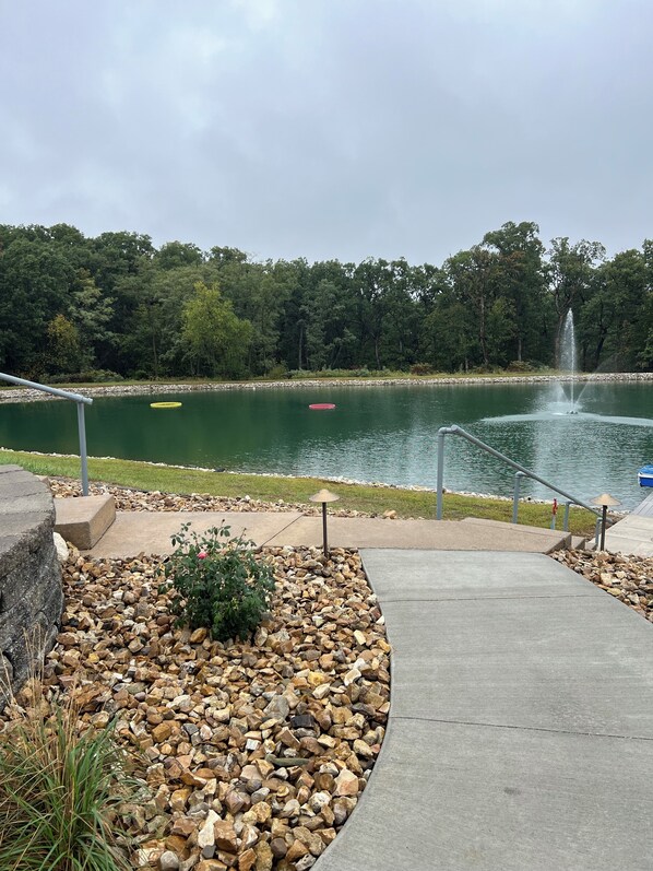 Property grounds - Cozy 1-bedroom apartment located right outside of Quincy, IL. (Quincy)