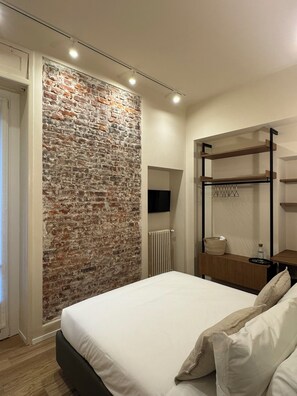 Comfort Double Room, Balcony | Blackout drapes, soundproofing, iron/ironing board, free WiFi - Cà Bèla - Mercadante (Milan)
