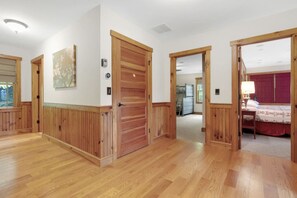 5 chambres, bureau, Wi-Fi, draps fournis
