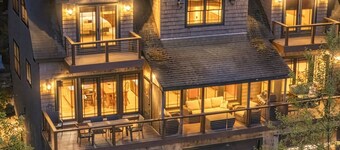 Luxury Lake Retreat • Game Room, Firepit & Deck • Walk to Water