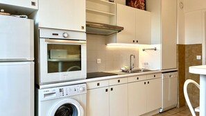 Køleskab, mikrobølgeovn, ovn, opvaskemaskine