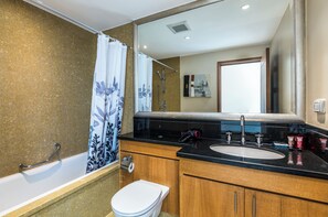 淋浴設備、風筒、提供毛巾、番梘