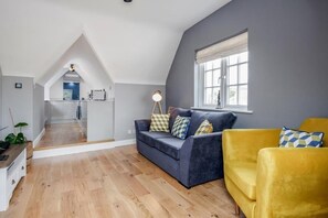 TV - Gem Of Central Winchester - Sleeps 4 (Winchester)