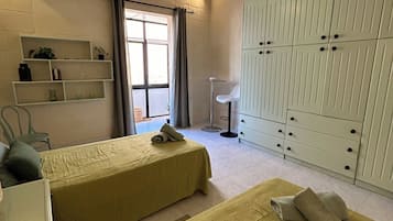 3 bedrooms, desk, iron/ironing board, WiFi