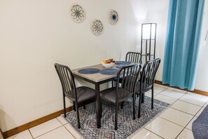 Dining - Charming 1-bedroom apartment in Tortola with  AC, WiFi, laundry facilities. (Tortola)