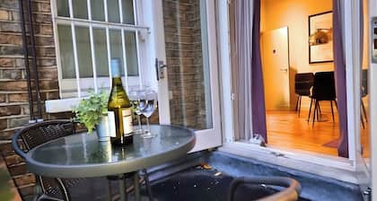 *NEW* Notting Hill - It's The One One One! (2)