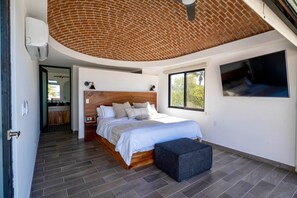 5 bedrooms, iron/ironing board, free WiFi, bed sheets - Perfect Villa in Cabo Bello: Pool, Jacuzzi, WiFi, Two Balconies, Private Beach (Cabo Bello)