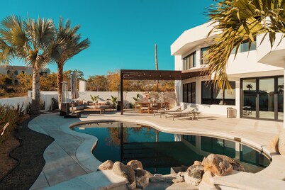 Perfect Villa in Cabo Bello: Pool, Jacuzzi, WiFi, Two Balconies, Private Beach