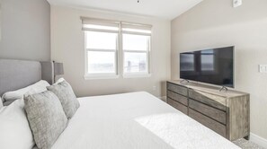 2 多间卧室、办公桌、熨斗/熨衣板、WiFi
