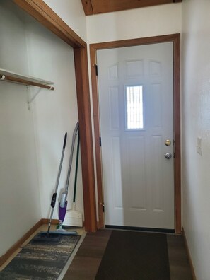 Interior - Private cabin with resort amenities; kayak, paddleboard, pontoon, great swimming (Pillager)