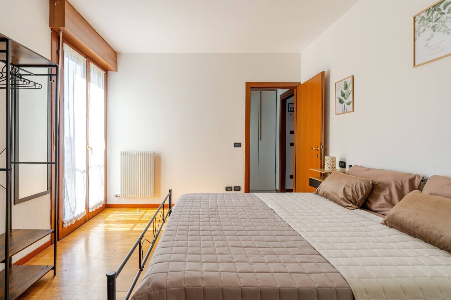 1 camera, culla da viaggio, Wi-Fi gratuito, lenzuola