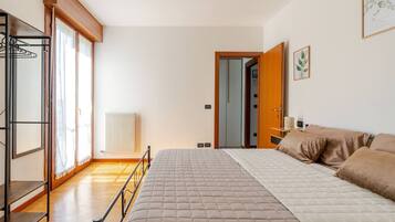 1 camera, culla da viaggio, Wi-Fi gratuito, lenzuola