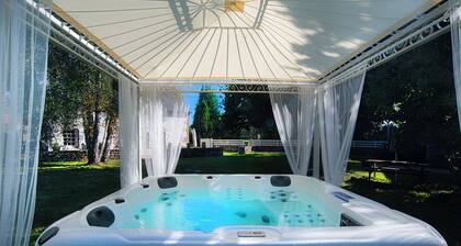 Charming Cantalien house with private SPA