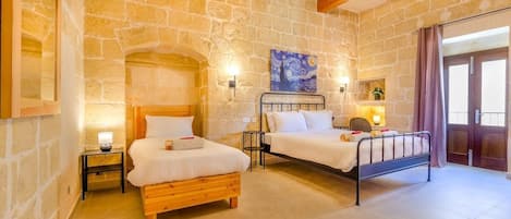 5 Schlafzimmer, Bügeleisen/Bügelbrett, kostenloses WLAN, Bettwäsche