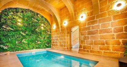 300y/o Gozo Villa: 2 pools, roof lounge, sea views