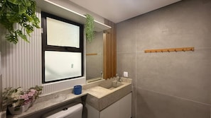 Apartment | Bathroom | Shower, hair dryer