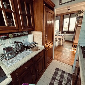 Fridge, stovetop, electric kettle, blender - B & b villa Aurea (Anguillara Sabazia)