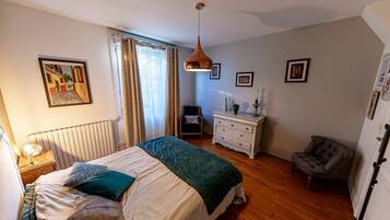 2 slaapkamers, een strijkplank/strijkijzer, wifi, beddengoed