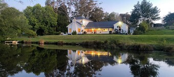 Master Bedroom @ Te Rangi Lodge 5 mins of SH3. Evening Meals available. Pets OK.