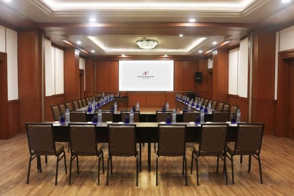Ảnh chưa phân loại, 1 trong số 27 ảnh, nút