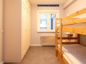 3 bedrooms, individually furnished