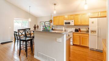 Mikroaaltouuni, uuni, liesi, astianpesukone