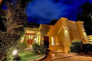 Room - Lily Pool Villa in Nai Harn (Phuket)