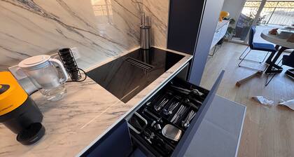 Superb T3 on top floor with elevator, quiet location near town center with garage