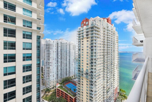 Balcony - Relax & Feel The Good Vibes In Our Condo (Miami)