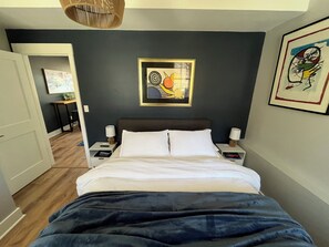 1 soverom, safe på rommet, strykejern/-brett og wi-fi (inkludert)