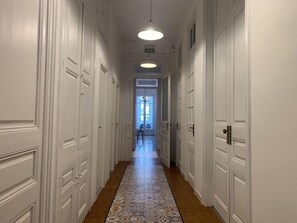 Interior - Sweet BCN Youth Hostel (Barcelona)