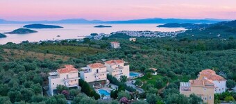 Luxury Villa Amelia with Pool, BBQ, Free Wifi- 3 Bedrooms Skiathos