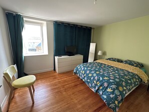 3 bedrooms, desk, iron/ironing board, travel cot - Peace and quiet near the sea - Domaine du colombier (Pleumeur-Gautier)