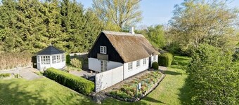 Charming cottage from 1877 - a cozy oasis!