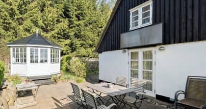 Charming cottage from 1877 - a cozy oasis!