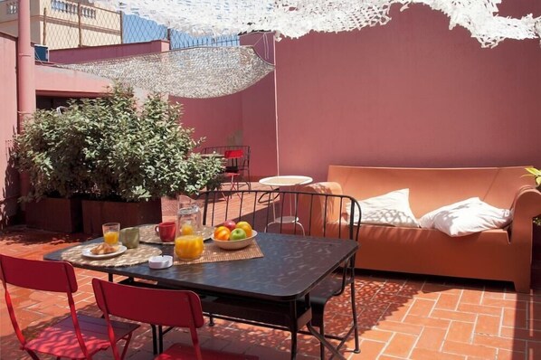 Khu ẩm thực ngoài trời