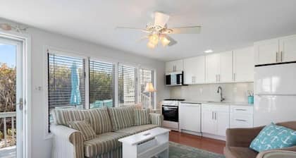 PET FRIENDLY OCEANFRONT 1BR Perfect For a COUPLE!!