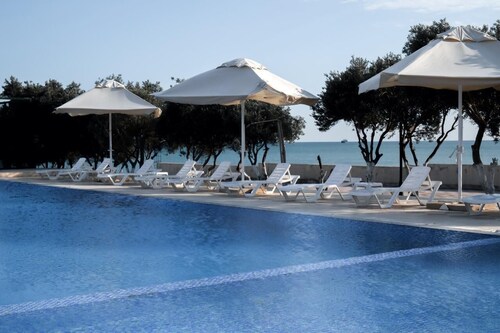 Xazri Villas 4-bedroom villa in brilliant Baku with AC, WiFi. Enjoy your stay