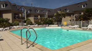 Indoor pool, outdoor pool
