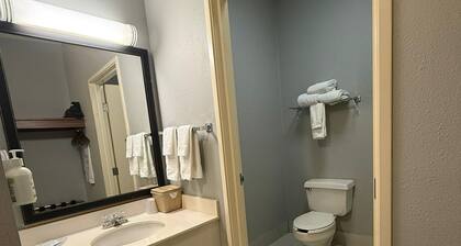 1-bedroom apartment in beautiful Minot by the Dakota Square Mall.