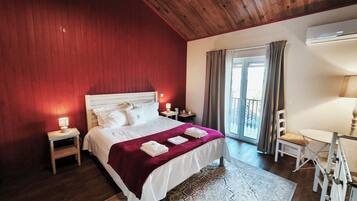9 bedrooms, iron/ironing board, WiFi, bed sheets