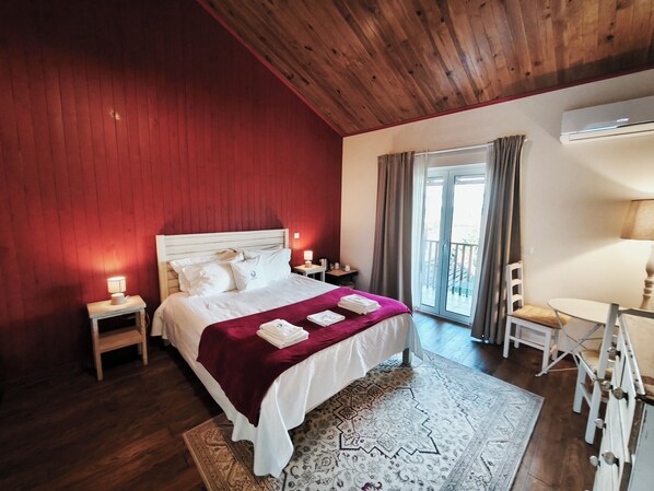 9 habitaciones, tabla de planchar con plancha, wifi y ropa de cama